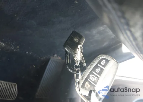 2016 Hyundai Genesis 3.8 z USA, uszkodzony, nr VIN KMHGN4JE7GU112861